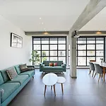 Designer 2Br In Rembrandt Street By Holyguest